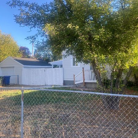 Cute Entire Small House With Large Yard! Pets Welcome! West Valley City Exterior foto